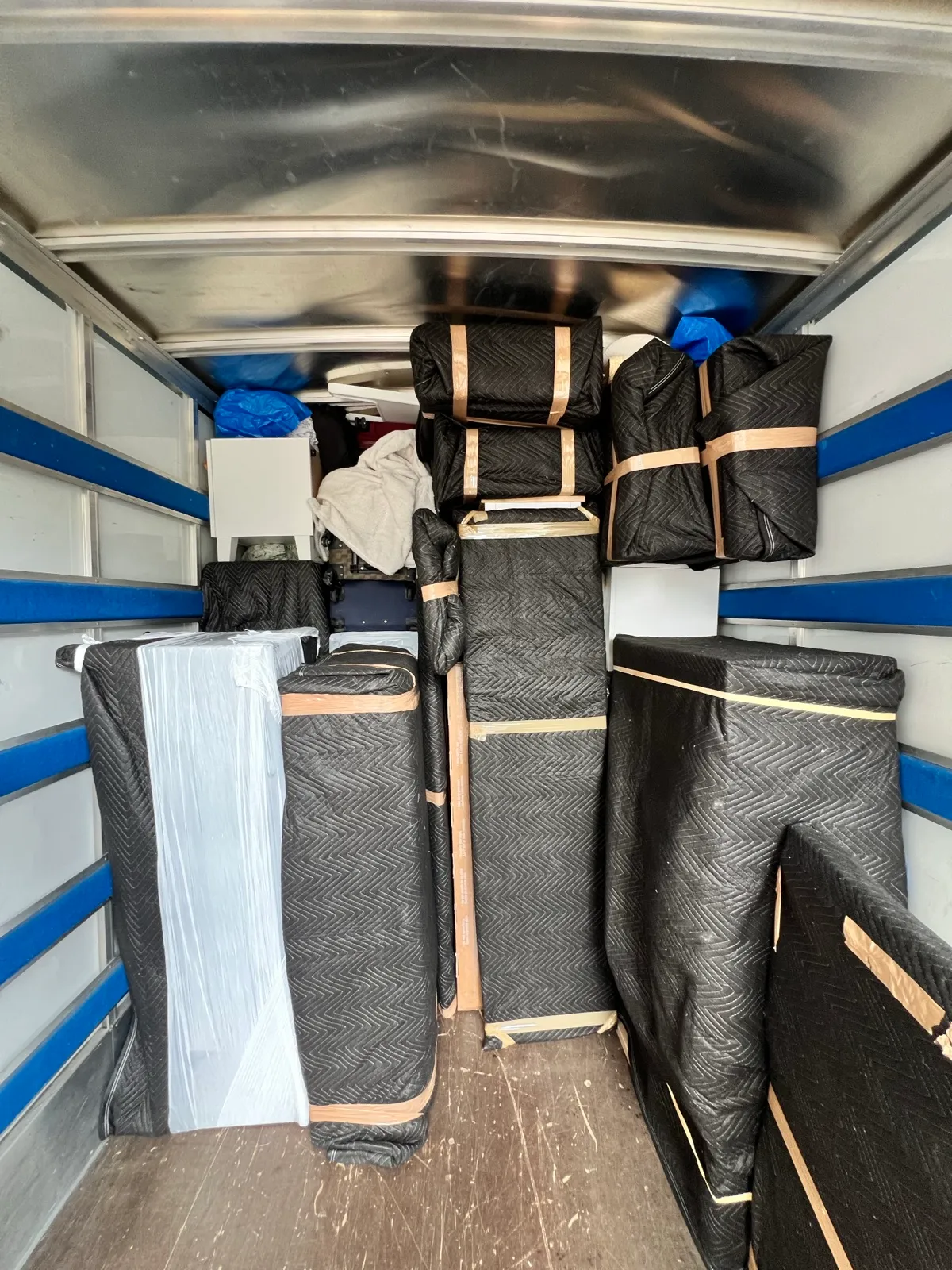 Chargement organisé dans le camion