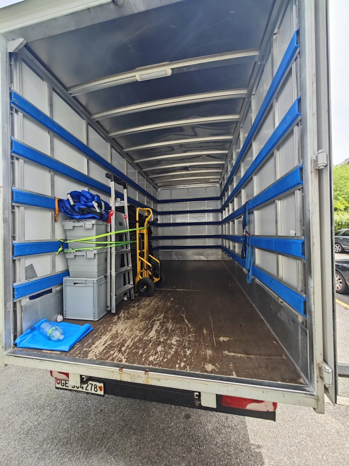 Matériel arrimé dans un camion