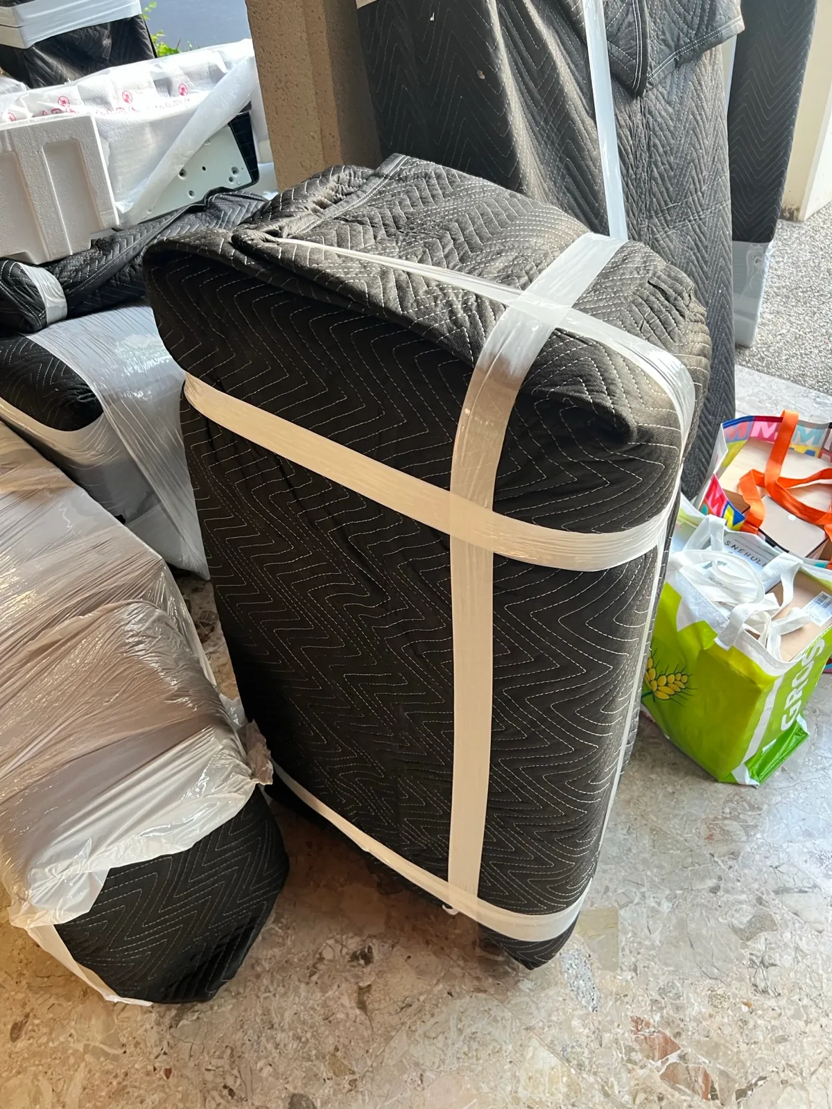 Mobilier emballé et sanglé
